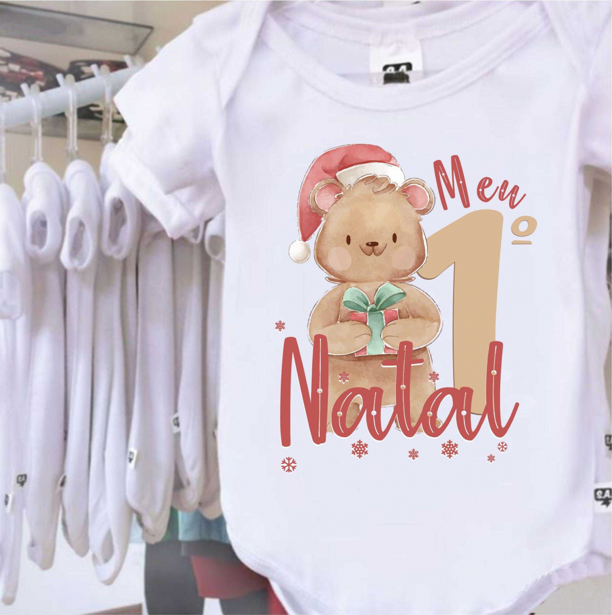Body Meu Primeiro Natal na Camiseteria . Body Meu Primeiro Natal na Camiseteria .